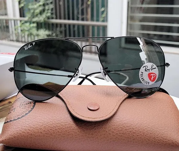 10 mẫu kính mát Rayban unisex cho cả nam và nữ dẫn đầu xu hướng hiện nay