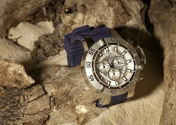 Giá đồng hồ Invicta chính hãng trendy và đánh giá chi tiết sản phẩm