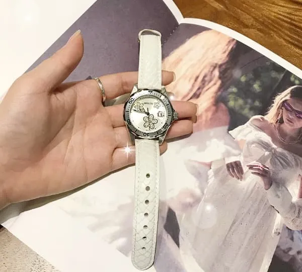 Giá đồng hồ Invicta chính hãng trendy và đánh giá chi tiết sản phẩm