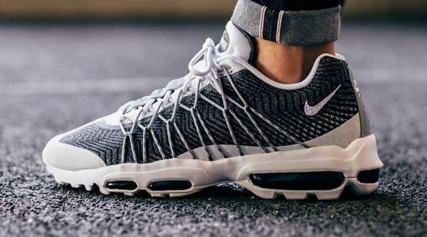 Giày Nike chính hãng giá bao nhiêu và các mẫu giày Nike đang thịnh hành