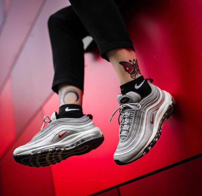 Giày Nike chính hãng giá bao nhiêu và các mẫu giày Nike đang thịnh hành