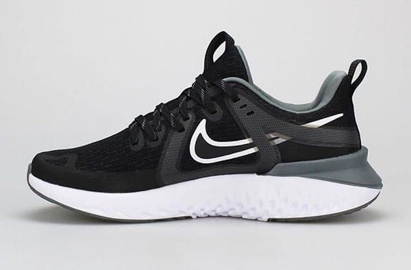 Giày Nike chính hãng giá bao nhiêu và các mẫu giày Nike đang thịnh hành