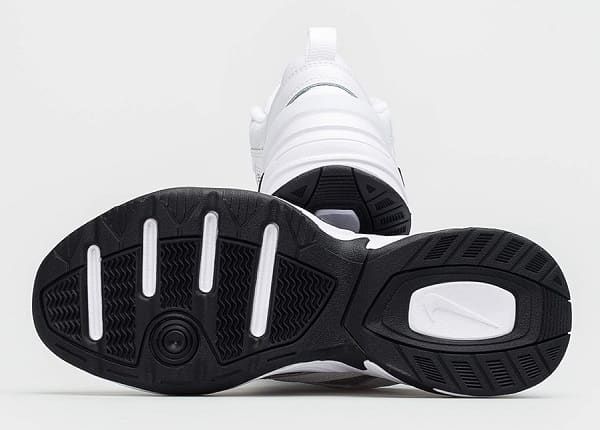 Giày Nike chính hãng giá bao nhiêu và các mẫu giày Nike đang thịnh hành