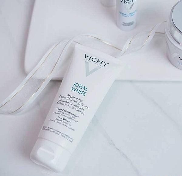 Top 7+ sữa rửa mặt hỗ trợ làm sạch mụn cho da dầu được nhiều khách hàng yêu thích làm sạch hiệu quả và thân thiện với làn da - 12