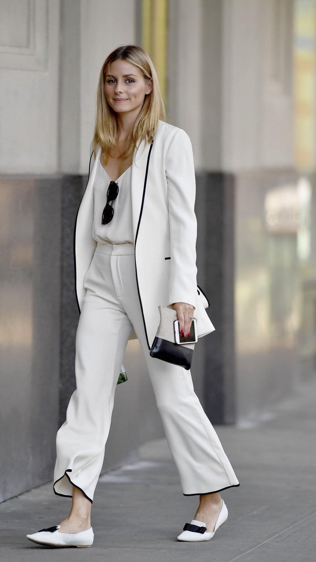 Thời nay phụ nữ thành đạt mặc gì? Bật bí các món đồ thời trang không thể thiếu - 1