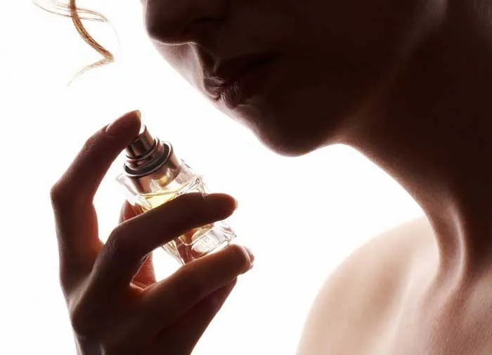Cách kiểm tra hạn sử dụng của nước hoa và hướng dẫn bảo quản lâu dài