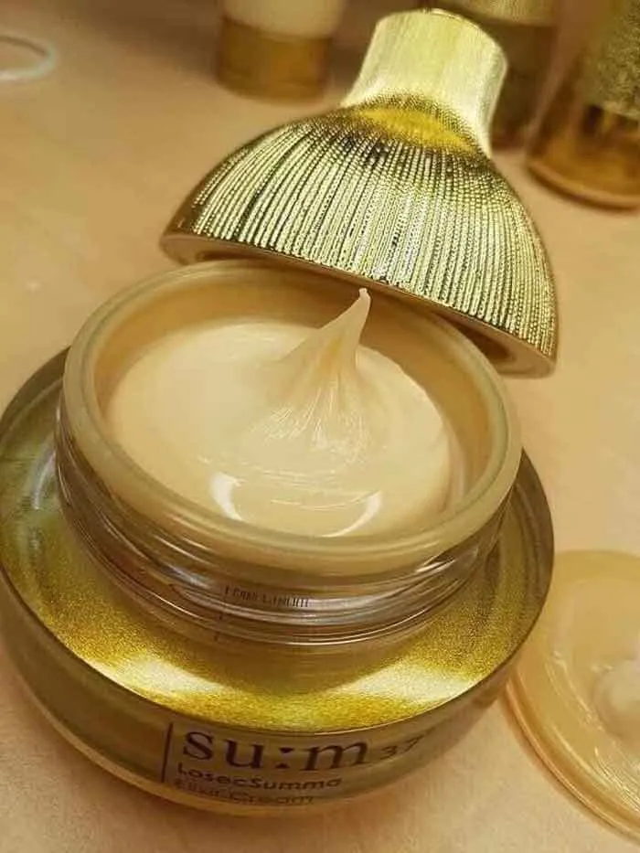 Top 13 kem dưỡng da mắt được nhiều khách hàng yêu thích hiện nay cho da căng mịn trẻ đẹp