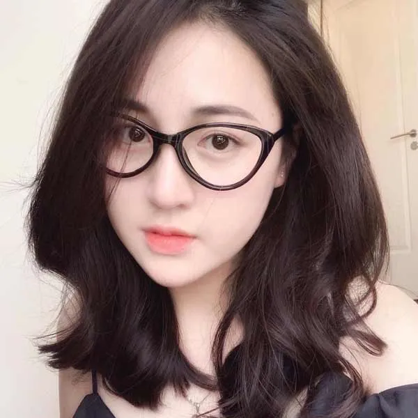 Mặt Tròn Đeo Kính Gì? 7 Mẫu Kính Hợp Với Nam/Nữ Mặt Tròn