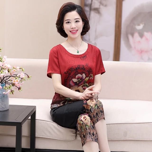 Bí mật cách chọn đồ và phụ kiện thời trang cho phụ nữ trung niên hiện nay