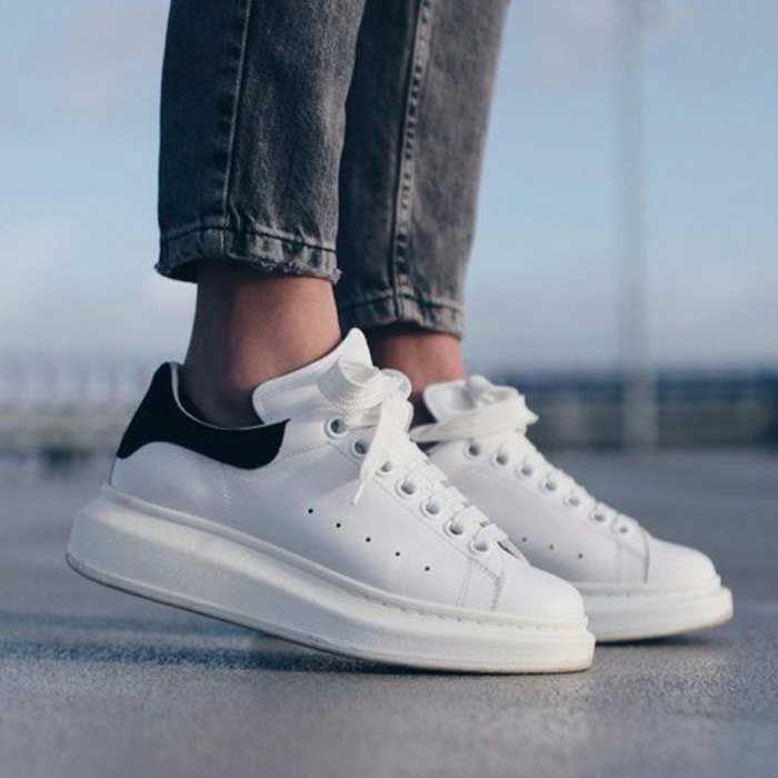 Top 13 những đôi Sneaker nổi tiếng không bao giờ lỗi mốt