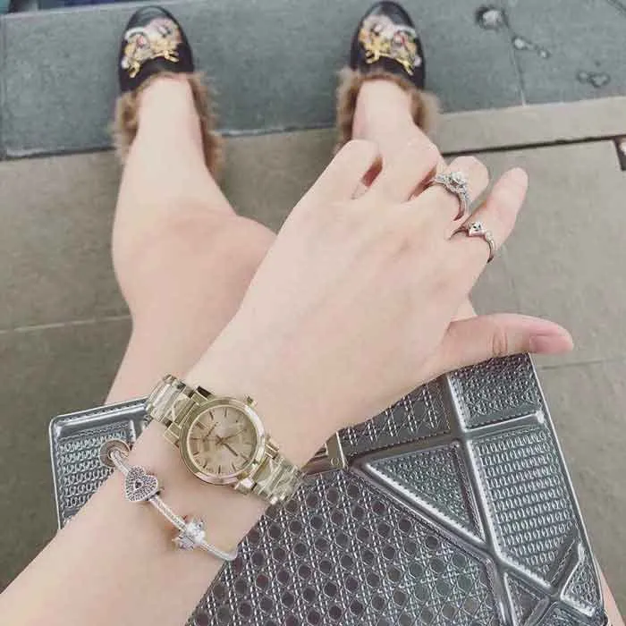 7 cách check đồng hồ Burberry chính hãng thật giả rất chính xác