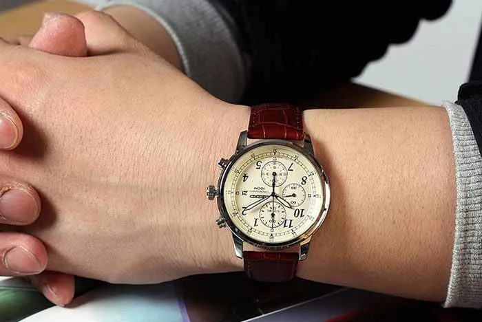 Review chi tiết dòng đồng hồ Seiko Chronograph có gì khác biệt