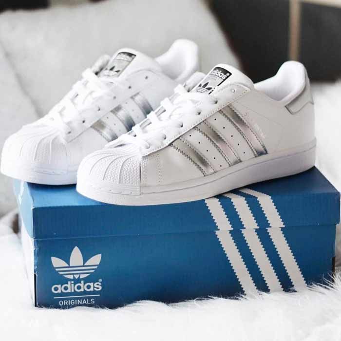 Top 13 những đôi Sneaker nổi tiếng không bao giờ lỗi mốt