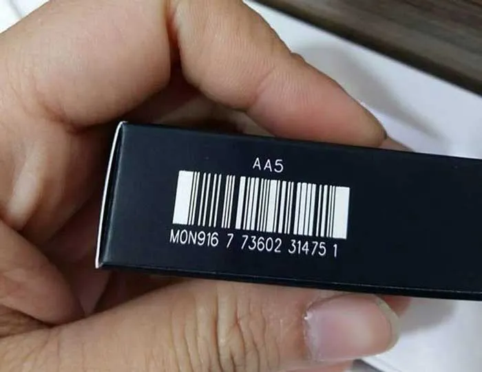 Cách xem ngày sản xuất son MAC và hạn sử dụng chính xác