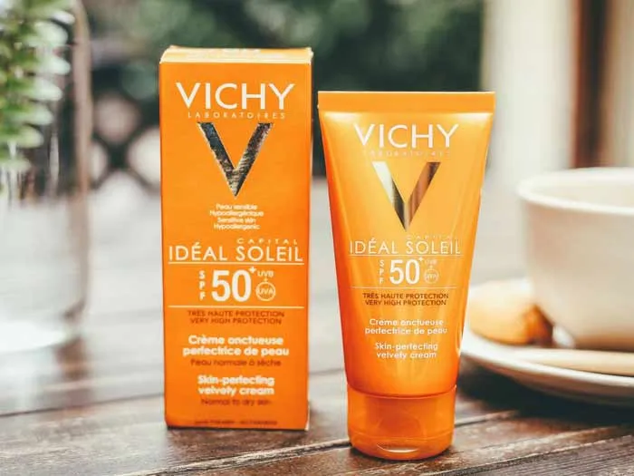 9 món skincare dược mỹ phẩm chất lượng tốt được các bác sĩ da liễu khen hết lời