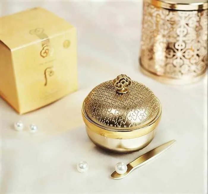 Top 10 loại kem nền cho da dầu mụn được nhiều khách hàng yêu thích mịn đẹp lâu trôi