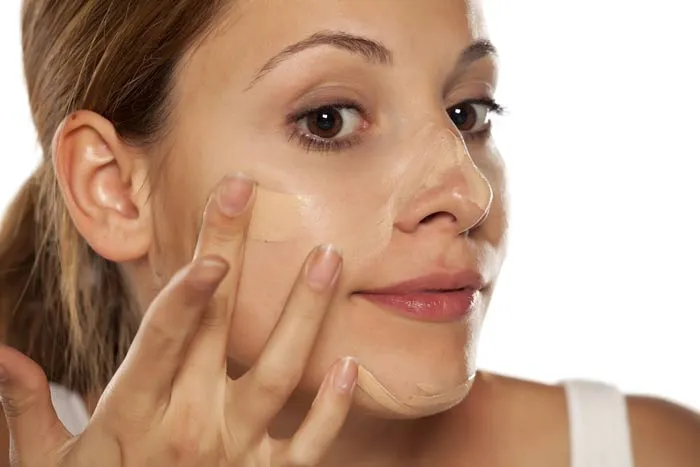 Top 10 loại kem nền cho da dầu mụn được nhiều khách hàng yêu thích mịn đẹp lâu trôi
