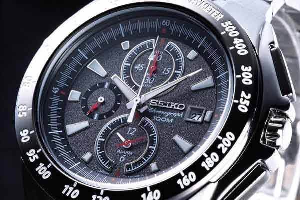 Review chi tiết dòng đồng hồ Seiko Chronograph có gì khác biệt