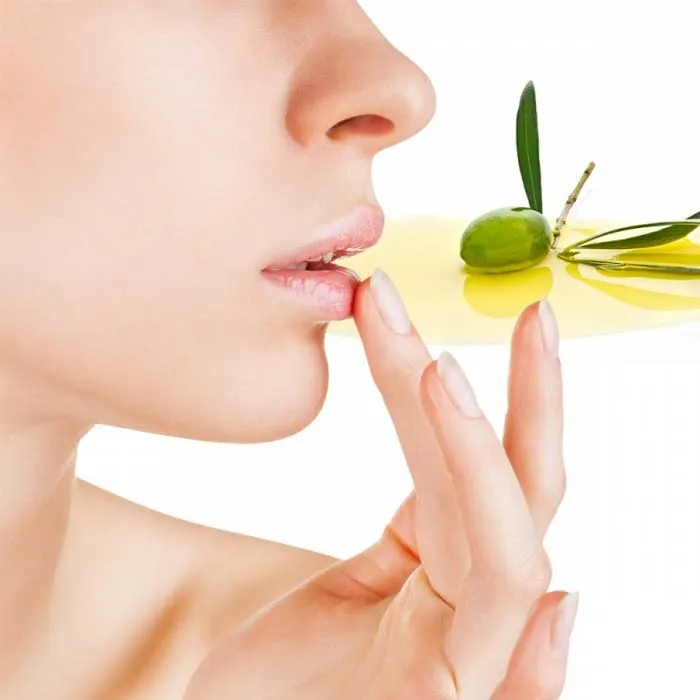 Top 15 loại son dưỡng môi hỗ trợ trị thâm chất lượng tốt nên dùng