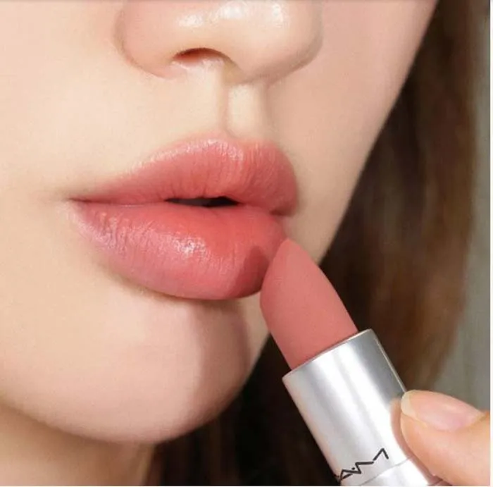 Bảng màu son MAC Retro Matte siêu lì vô cùng đẹp và giá bán năm nay