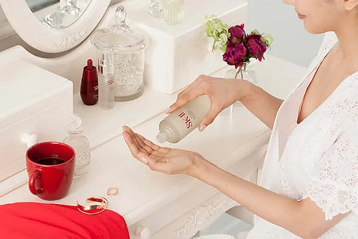 Nước thần là gì? Top 5 chai nước thần làm đẹp da nổi tiếng - 1