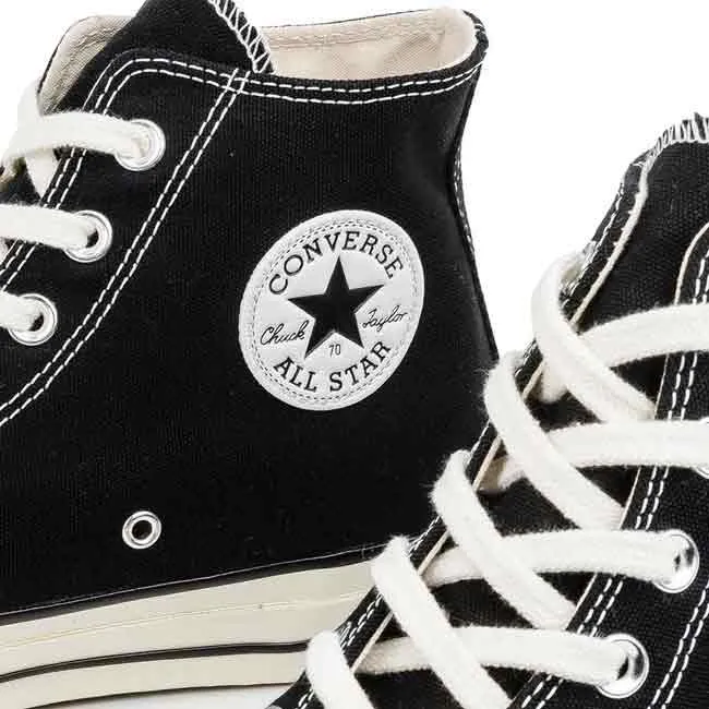 Giá 9 dòng giày Converse được yêu thích rộng rãi và cách tính size giày chuẩn xác