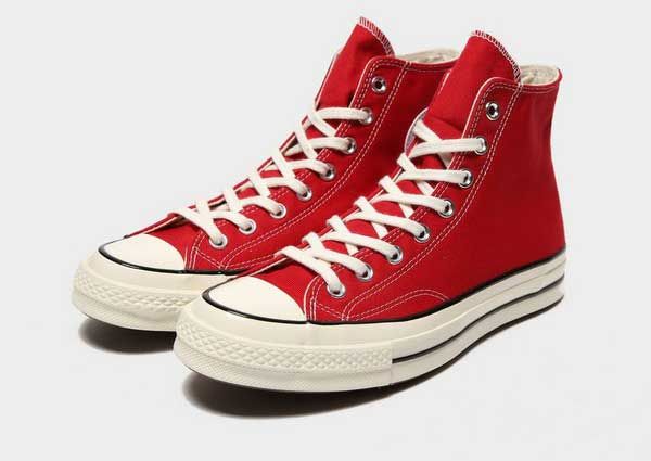 Giá 9 dòng giày Converse được yêu thích rộng rãi và cách tính size giày chuẩn xác