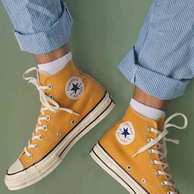 Giá 9 dòng giày Converse được yêu thích rộng rãi và cách tính size giày chuẩn xác