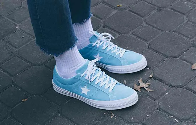 Giá 9 dòng giày Converse được yêu thích rộng rãi và cách tính size giày chuẩn xác