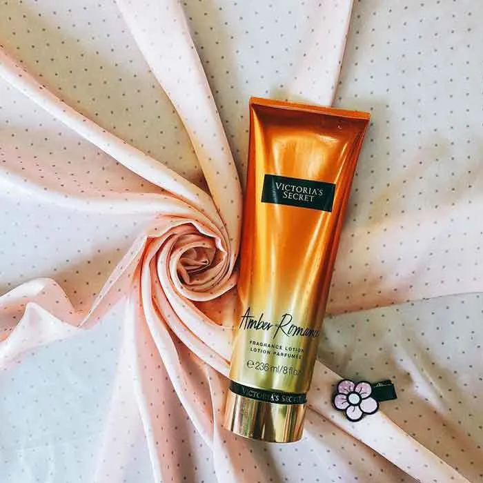 Top 10 sữa dưỡng thể nước hoa cấp ẩm trắng da - 18