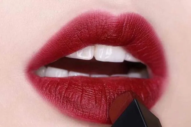 Review 10 son màu đỏ rượu vang vô cùng đẹp của các thương hiệu nổi tiếng