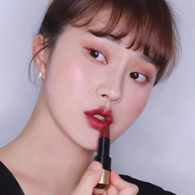 Review 10 son màu đỏ rượu vang vô cùng đẹp của các thương hiệu nổi tiếng