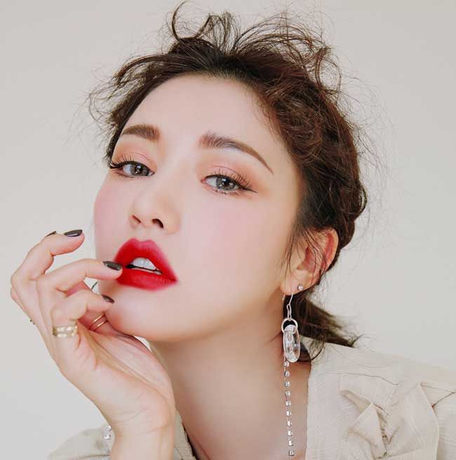Top 10+ thỏi son màu đỏ lạnh chất xịn giá tốt được yêu rất thích - 2