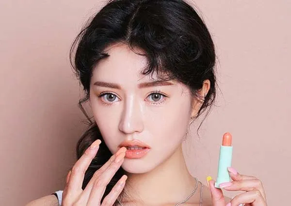 Top 5 màu son mùa đông cực đẹp cho nàng thêm quyến rũ và sành điệu - 36