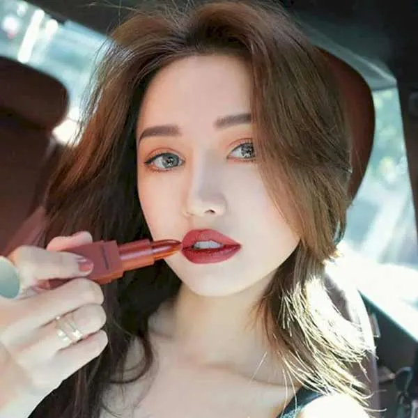 Review top 10 thỏi son màu đỏ gạch vô cùng đẹp đang là xu hướng hiện nay