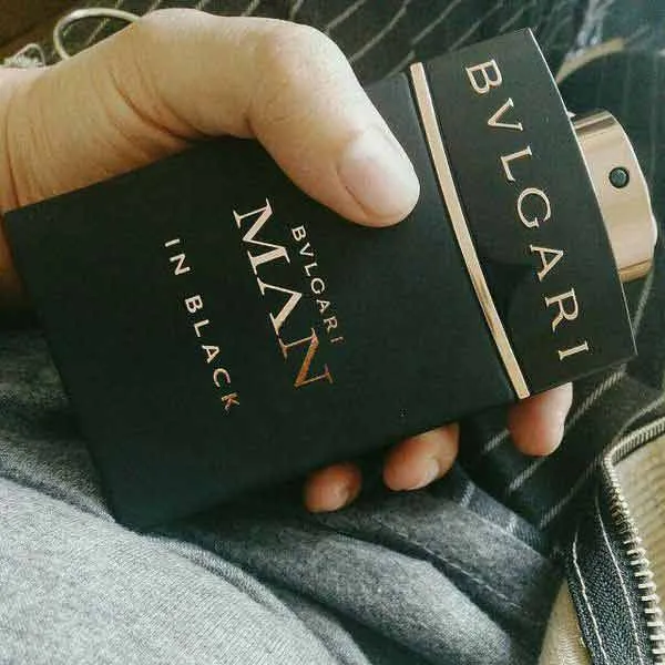 Top 10 nước hoa tỏa hương xa 2m cho nam và nữ