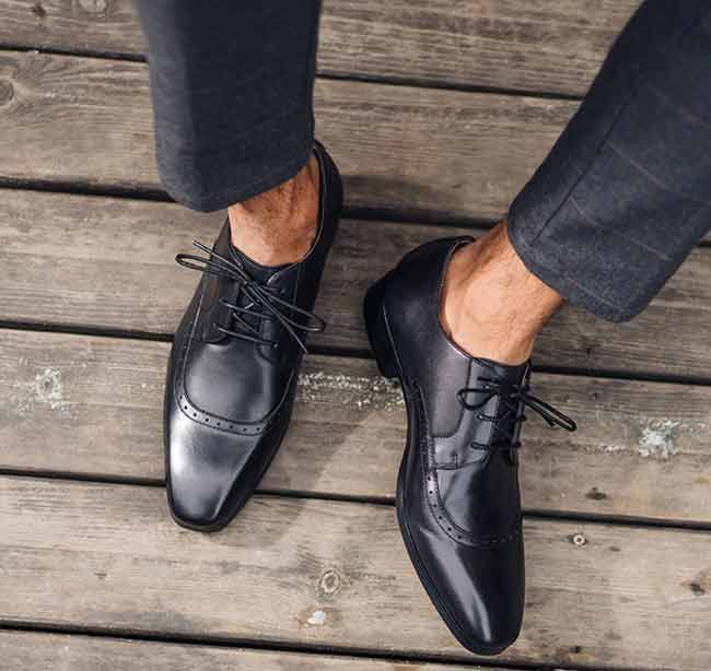 Sale Black Friday top 7 mẫu giày hàng hiệu chính hãng