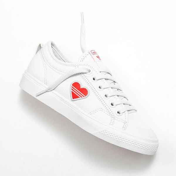 Top 11 giày Adidas nữ màu trắng rất dễ phối đồ hiện nay - 4