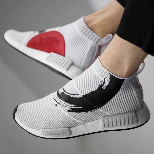 Có nên mua giày Adidas NMD? Top 10 đôi Adidas NMD vô cùng đẹp giá dưới 3 triệu