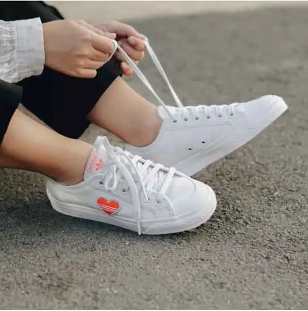 Top 11 kiểu giày phối với quần ống rộng tôn dáng vô cùng đẹp