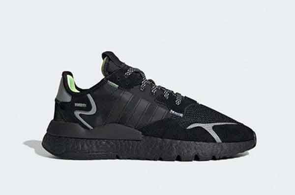 Top 7+ đôi giày thể thao màu đen dễ phối đồ, tôn dáng cho quý ông thấp béo - 6