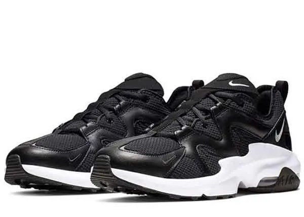 Top 7+ đôi giày thể thao màu đen dễ phối đồ, tôn dáng cho quý ông thấp béo - 10