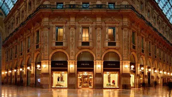 Sự ra đời và phát triển của thương hiệu nổi tiếng Prada