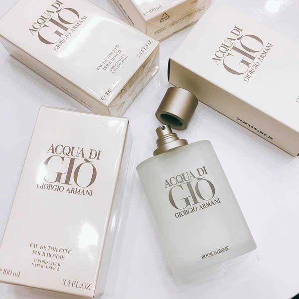 Top 15 nước hoa mùa xuân rất thơm cho nam và nữ đang 