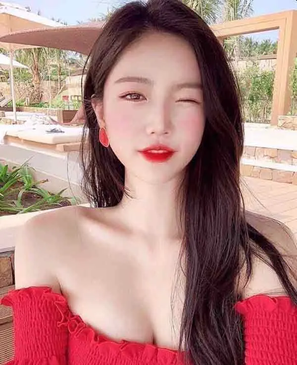 Top 7 thỏi son màu đỏ thuần vô cùng đẹp đi đầu xu hướng makeup - 6