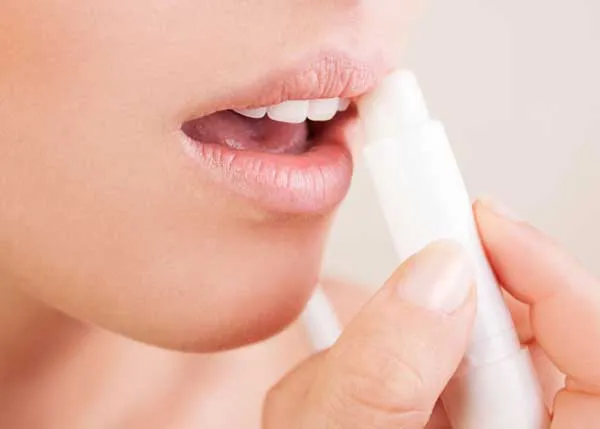 Top 10 thỏi son lì không khô môi màu đẹp chất mịn được yêu thích
