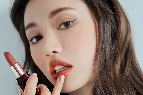 Top 10 dòng son môi ít chì được nhiều khách hàng yêu thích có màu đẹp nên mua