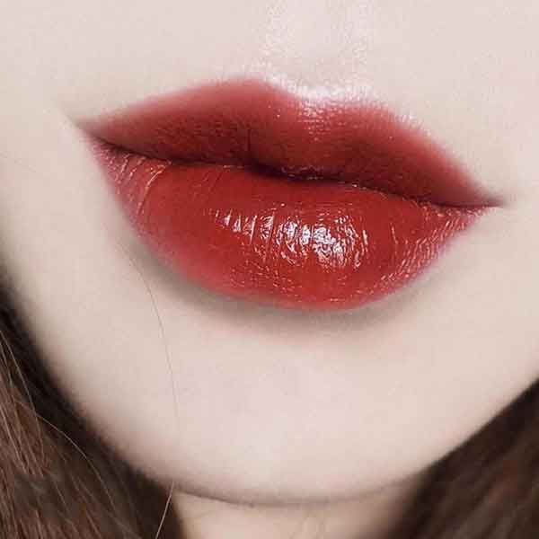 Son môi Shu Uemura giá bao nhiêu? Review top 6 màu son Amplified giúp tôn da - 13