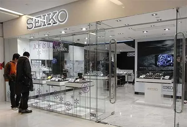 Đồng Hồ Seiko 5 Sports Uchiha Sarada Limited Edition SRPF67K1 Màu Đỏ - Đồng hồ - Vua Hàng Hiệu