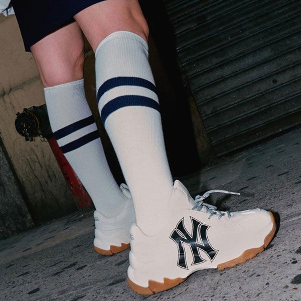 Top 13 giày sneaker nam được ưa chuộng hiện nay